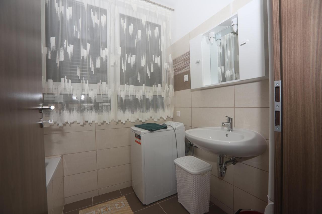 Adam Guesthouse I. Kecskemét Eksteriør bilde