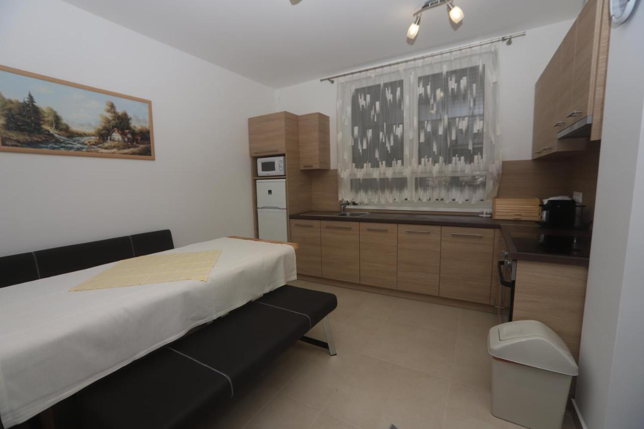 Adam Guesthouse I. Kecskemét Eksteriør bilde