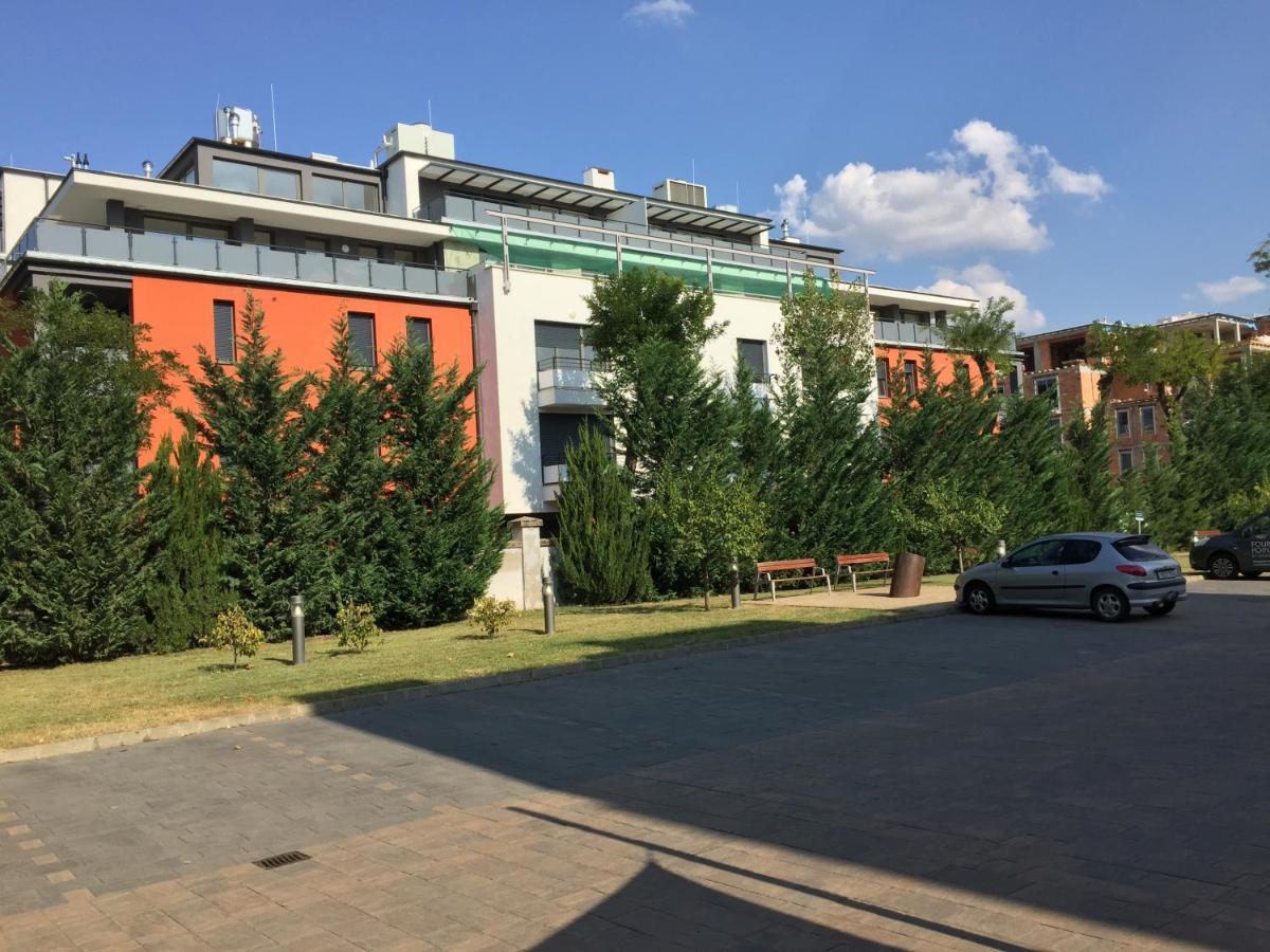 Adam Guesthouse I. Kecskemét Eksteriør bilde